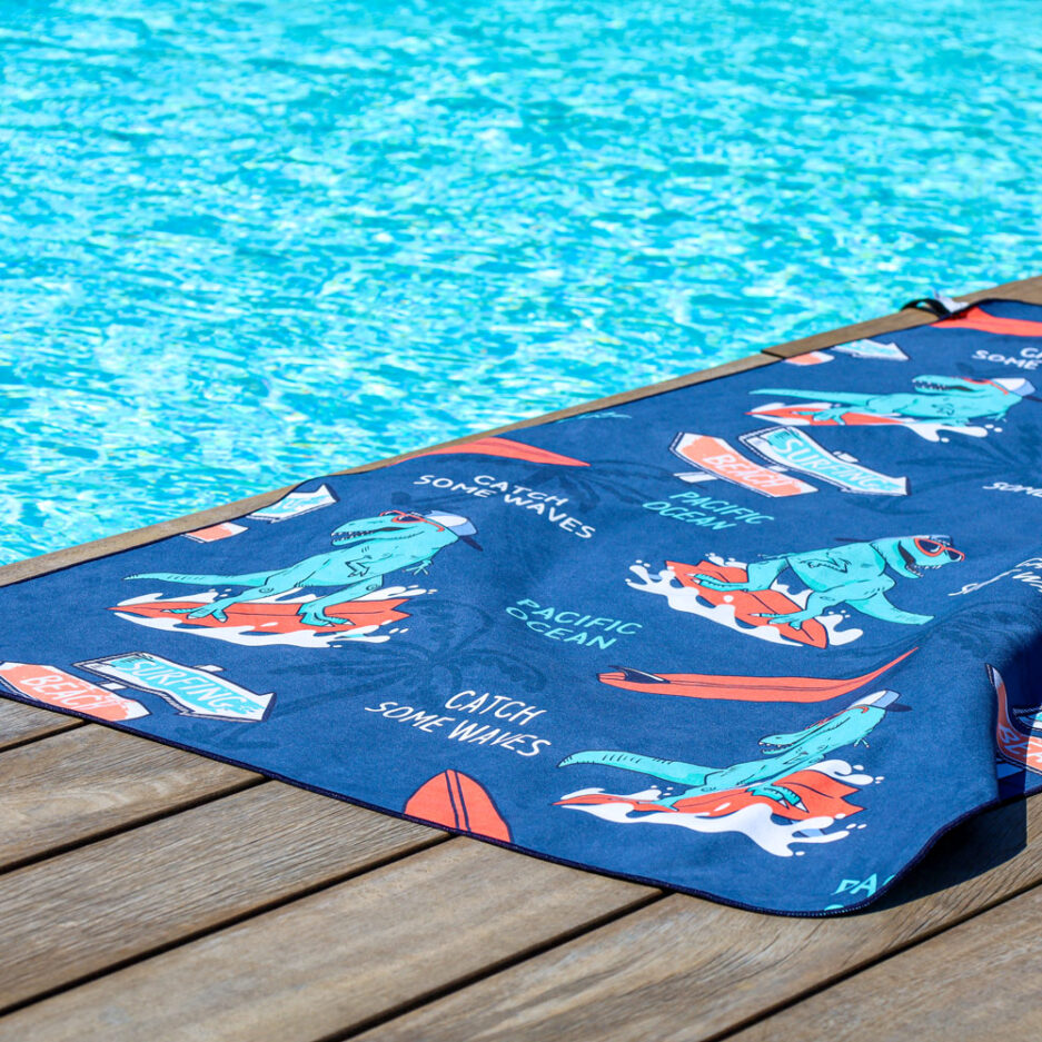 Serviette en microfibre - Dinosaure surfant